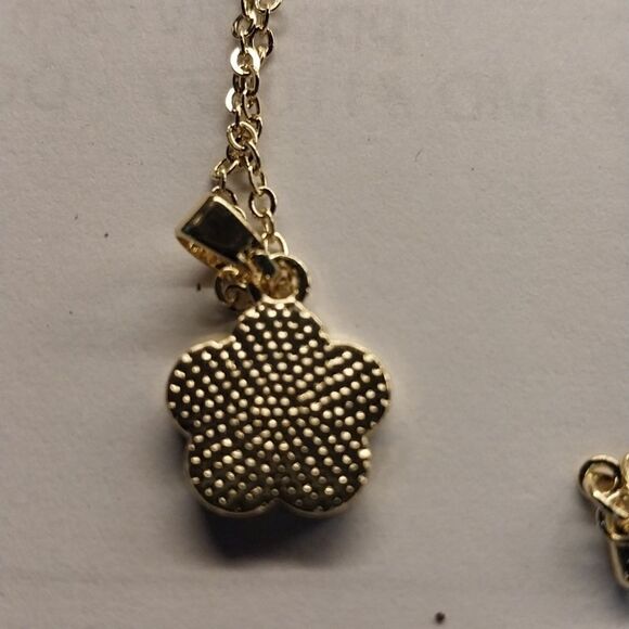 Reversable Clover pendent...NEW - Picture 2 of 7